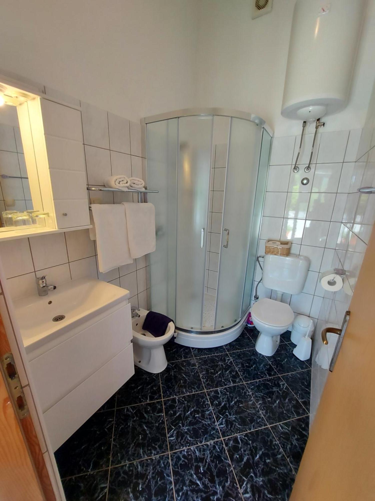 Vila Kraljica Malinska Habitación foto